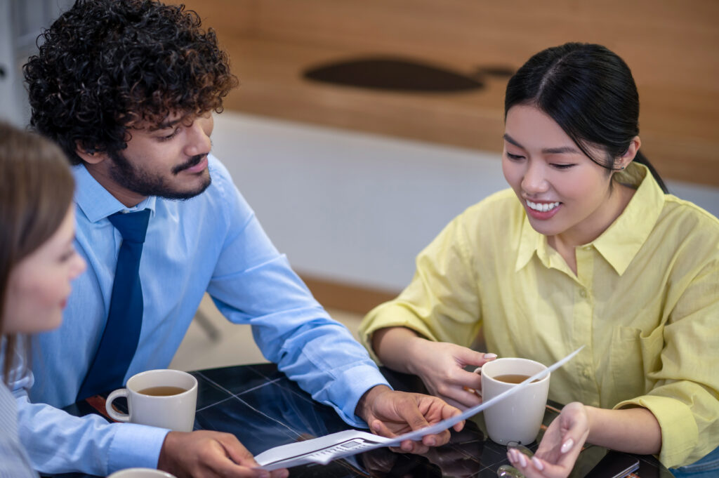 How Smart Leaders Read the Market When the Signals Are Mixed 5 When Incentives Tell a Different Story