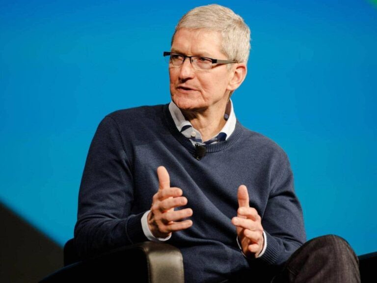 After 15 Years Leading Apple, Tim Cook Steps Down as CEO